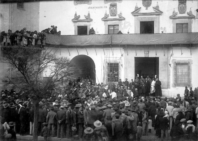 Ayuntamiento visita Alfonso XIII